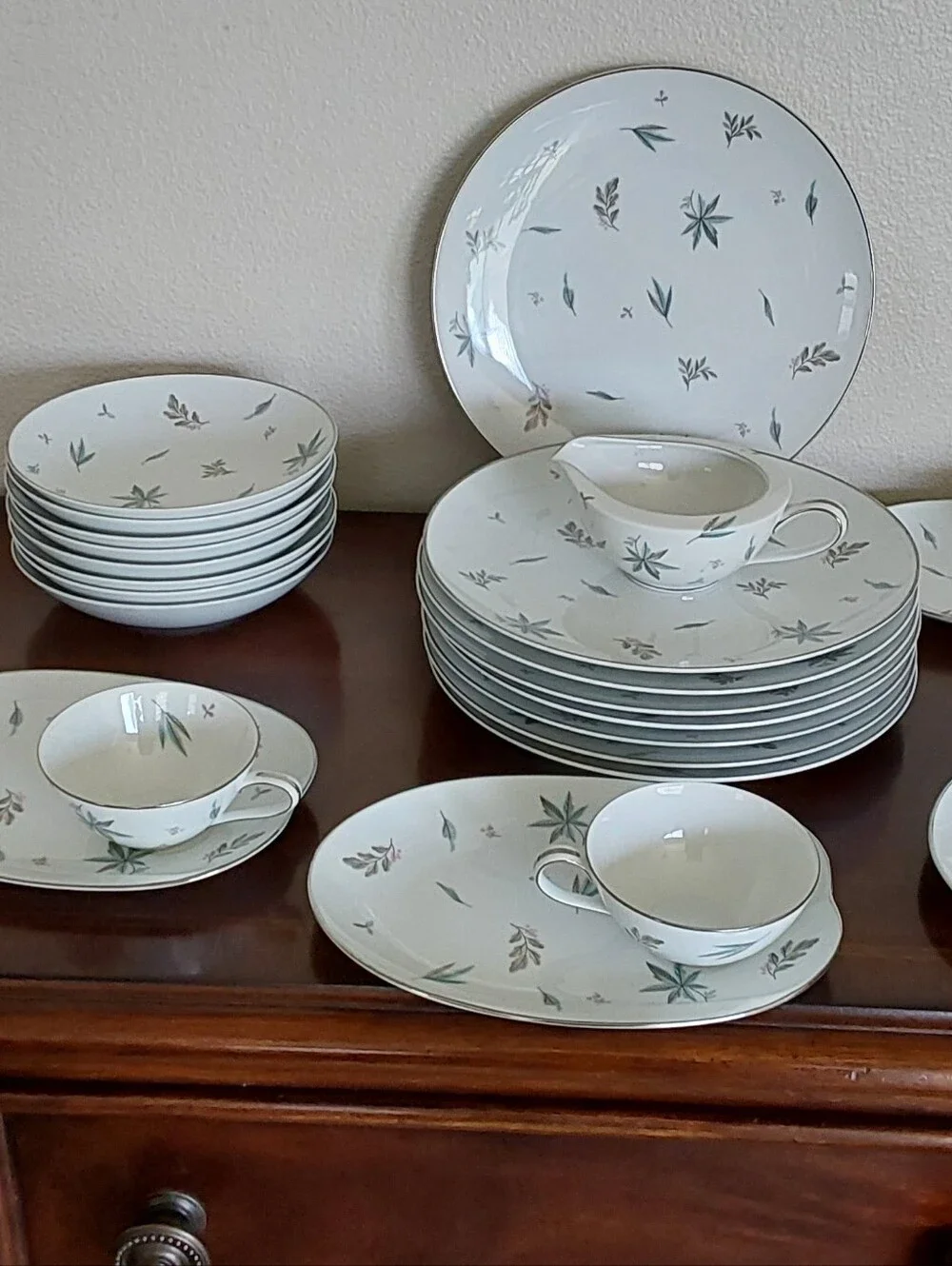 Noritake  Automne White Dinnerware Set with Soft Sage Leaf Pattern